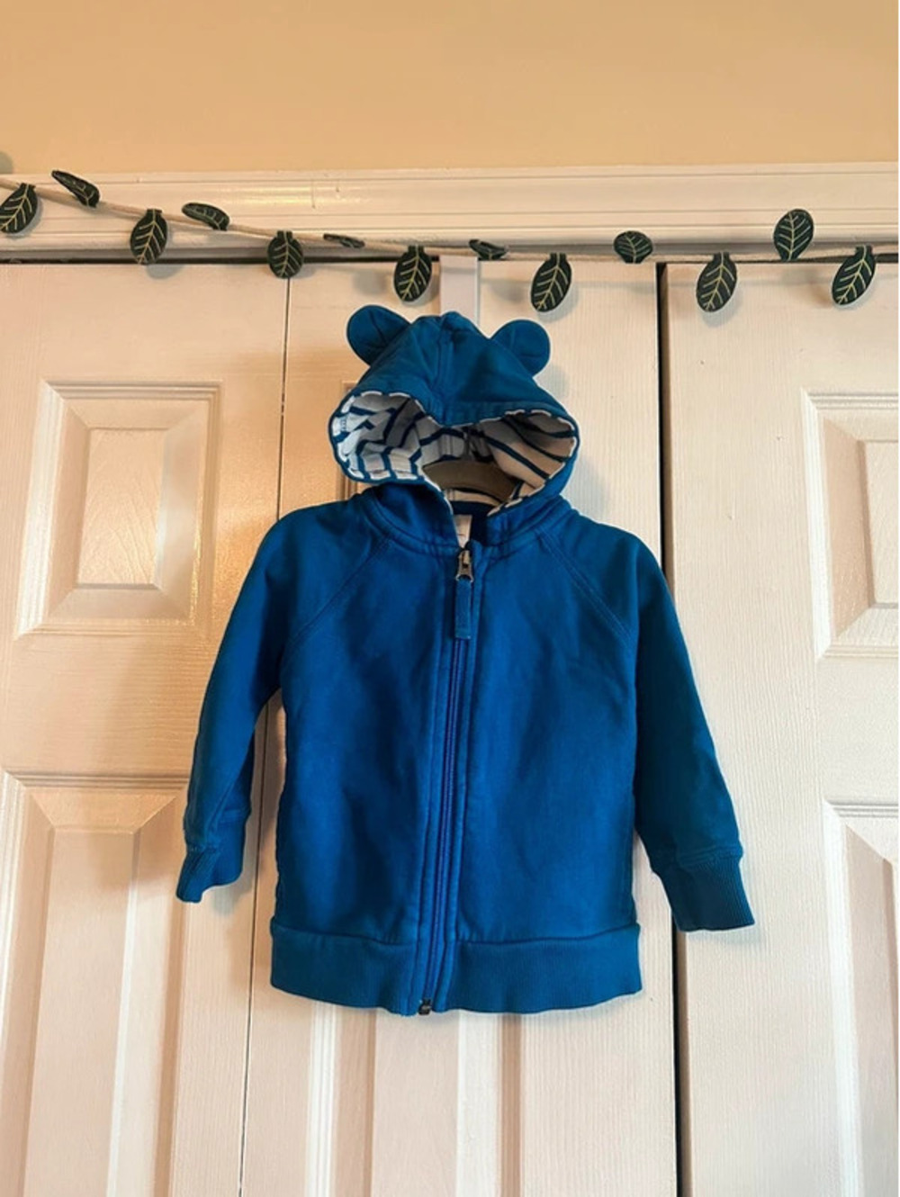 Hanna Andersson zip up hoodie, size 2T